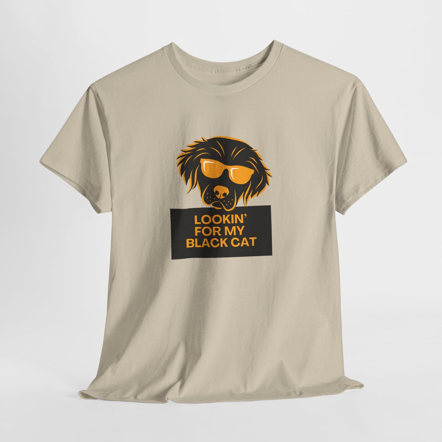 Golden Retriever with Sign //  Unisex Heavy Cotton Tee