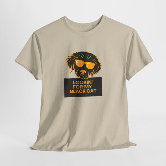 Golden Retriever with Sign //  Unisex Heavy Cotton Tee