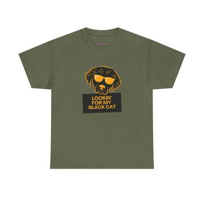 Golden Retriever with Sign //  Unisex Heavy Cotton Tee