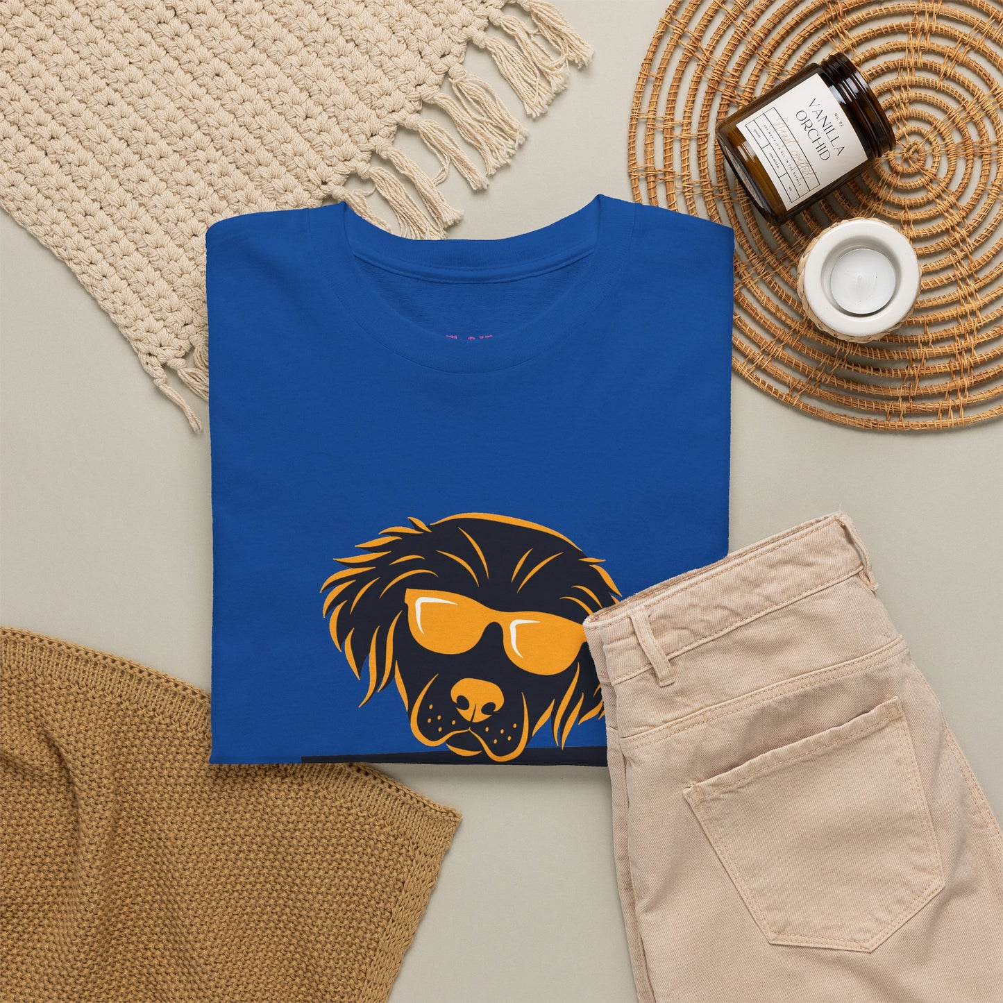 Golden Retriever with Sign //  Unisex Heavy Cotton Tee