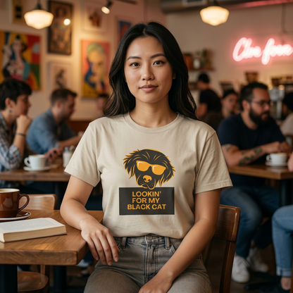 Golden Retriever with Sign //  Unisex Heavy Cotton Tee