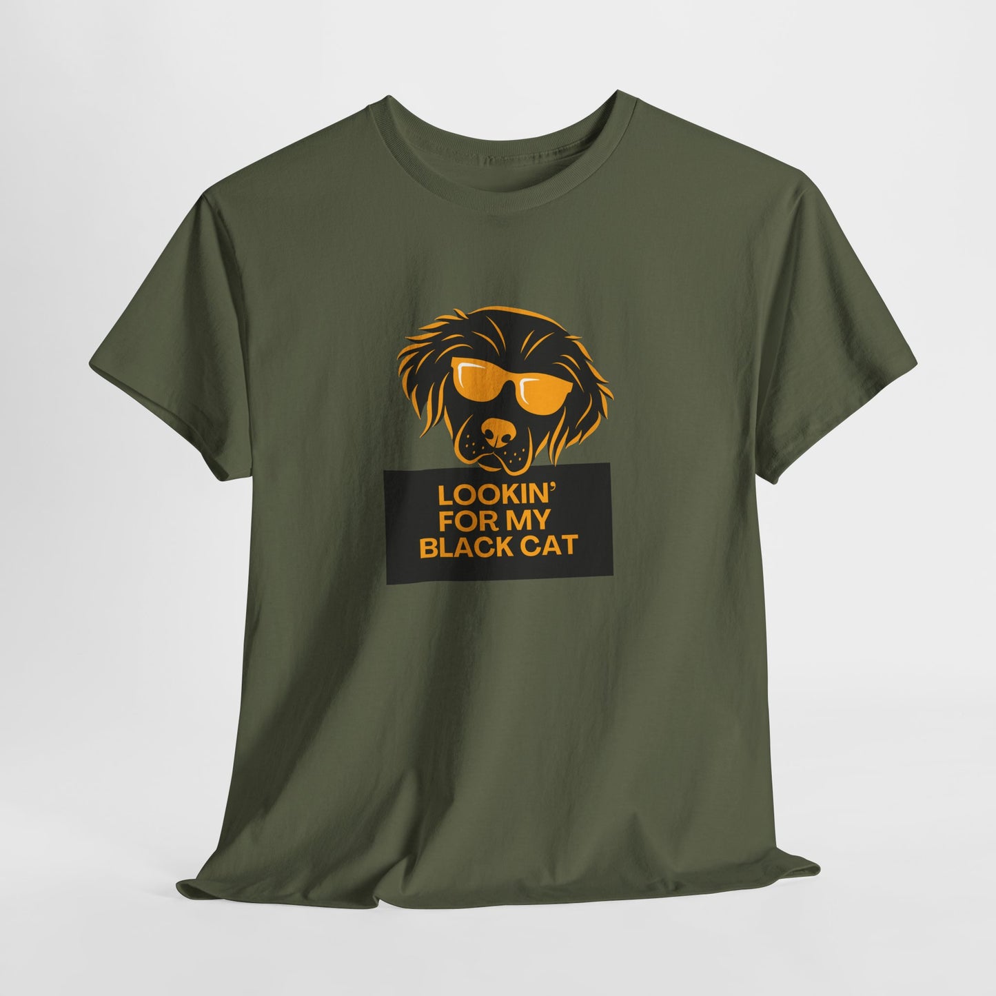 Golden Retriever with Sign //  Unisex Heavy Cotton Tee